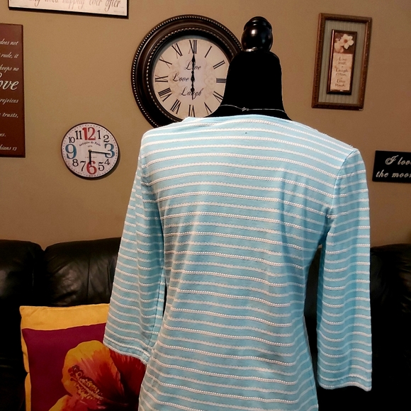 Peace and Pearl Top - Picture 4 of 5